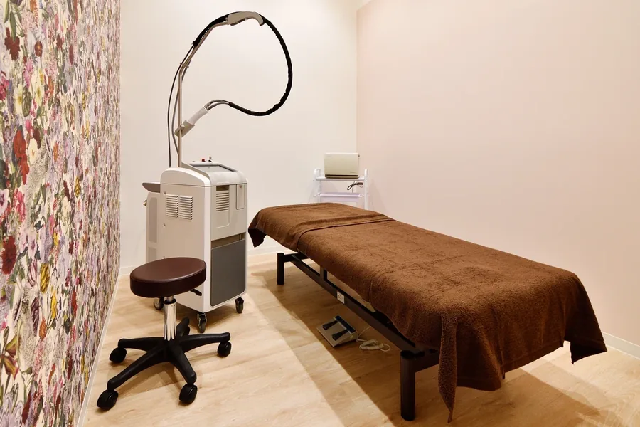 まゆりなclinicの完全個室の施術室