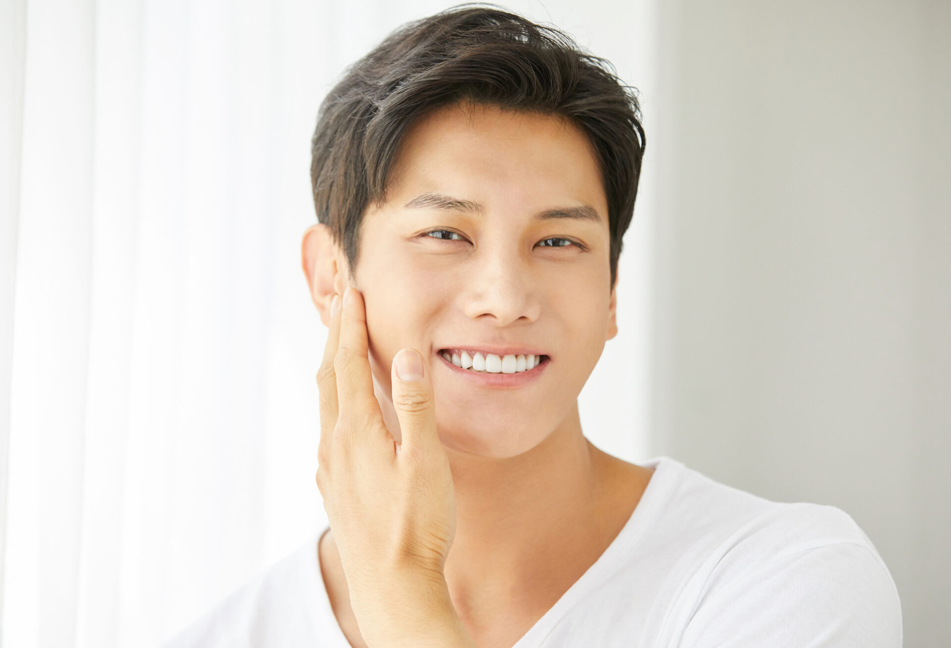 男性の美容は“新しい身だしなみ”。人気治療とメリットを徹底解説【医師監修】