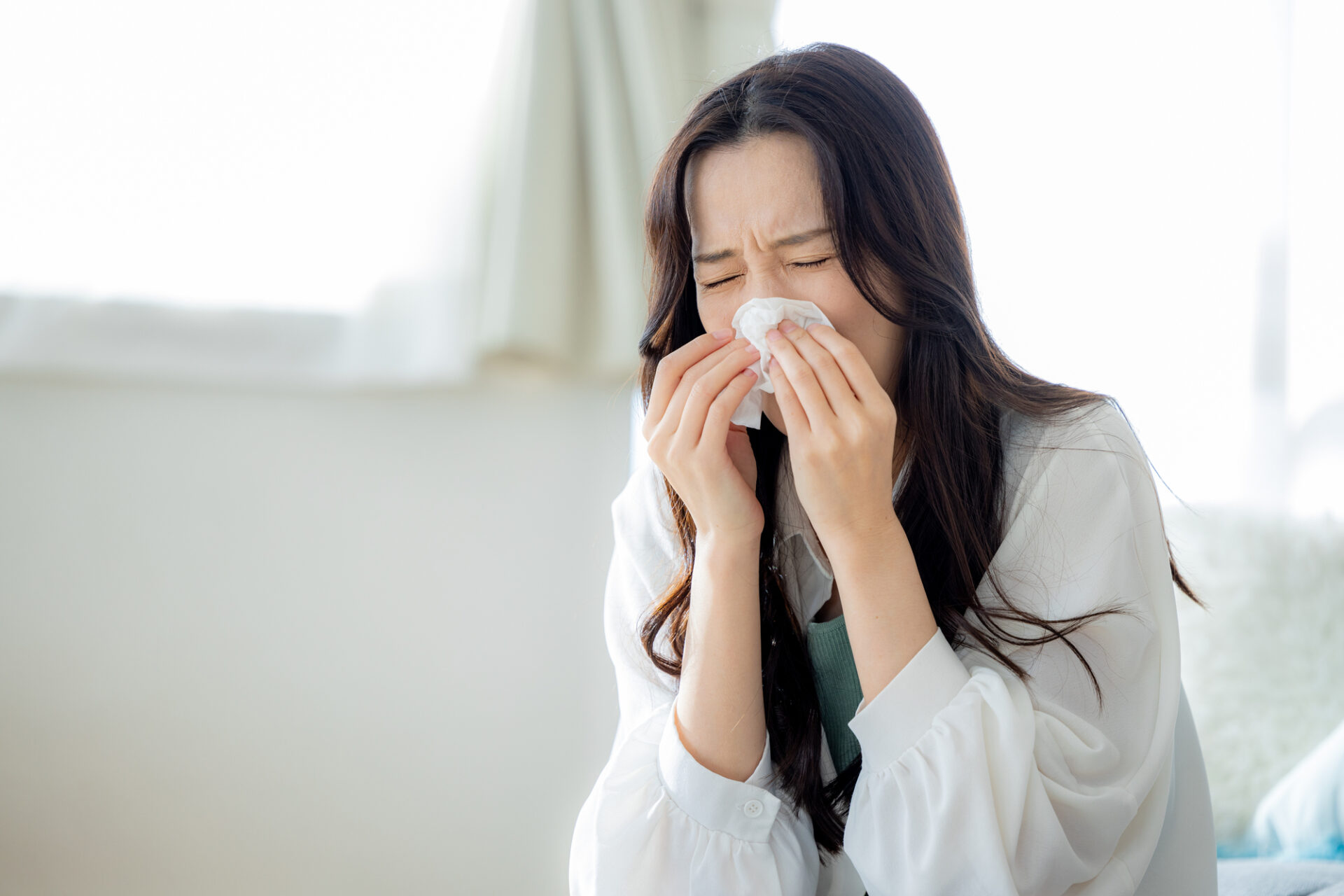 「鼻水が止まらない…」を我慢しない新しい花粉症対策【医師監修】